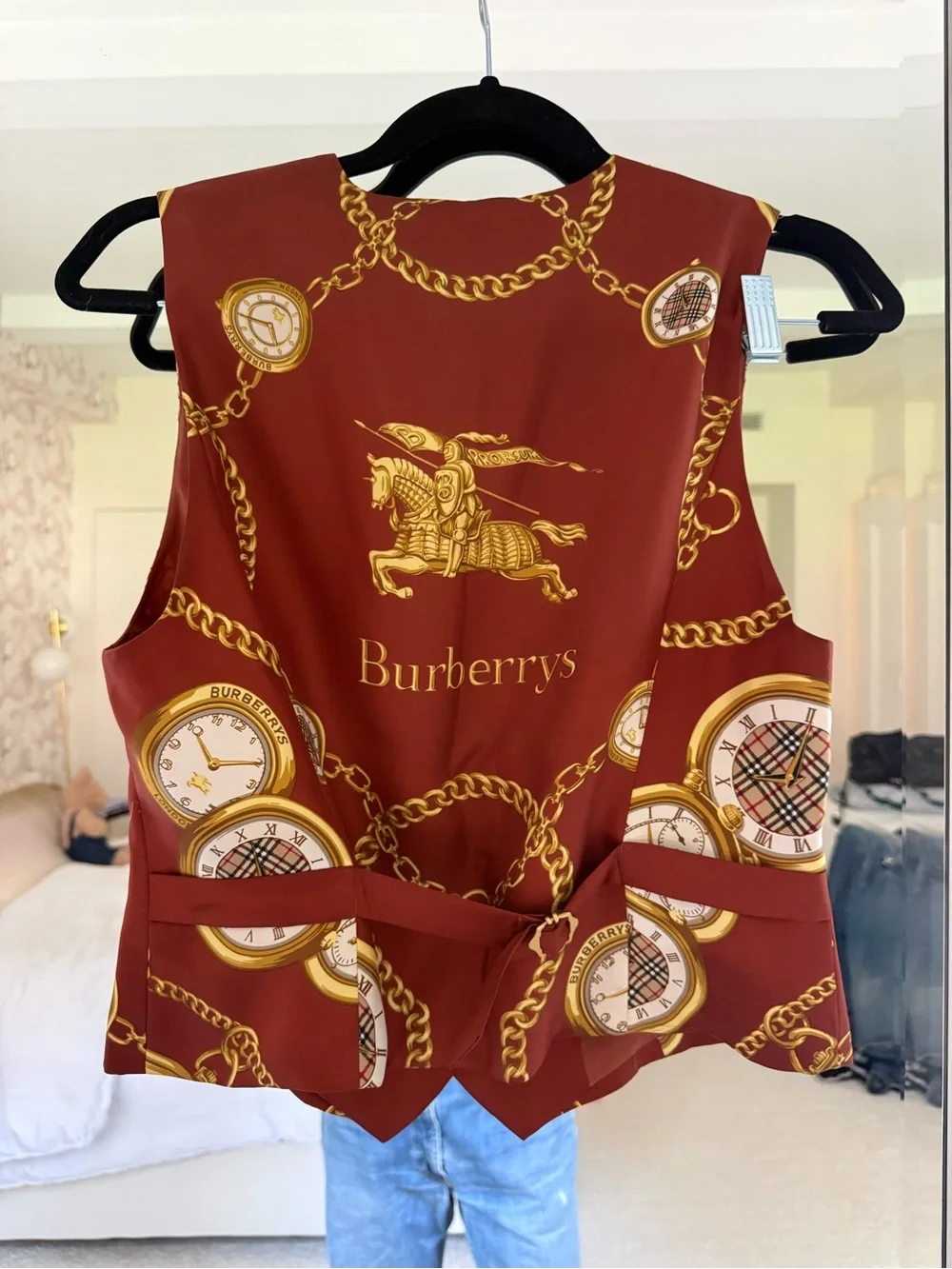 Vintage 80s Burberrys’ silk vest - Picture 6 of 7